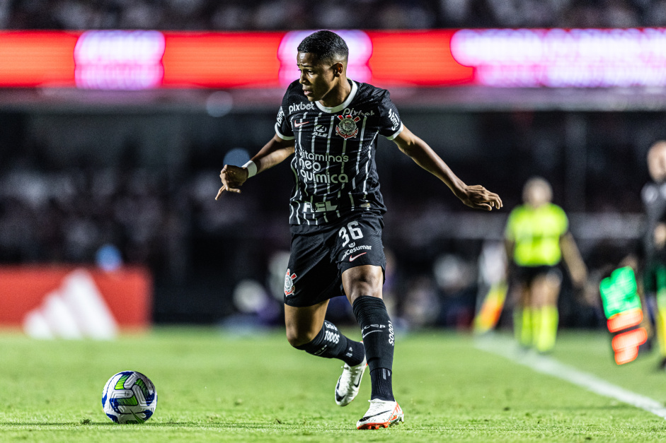 Wesley em ao pelo Corinthians no jogo contra o So Paulo
