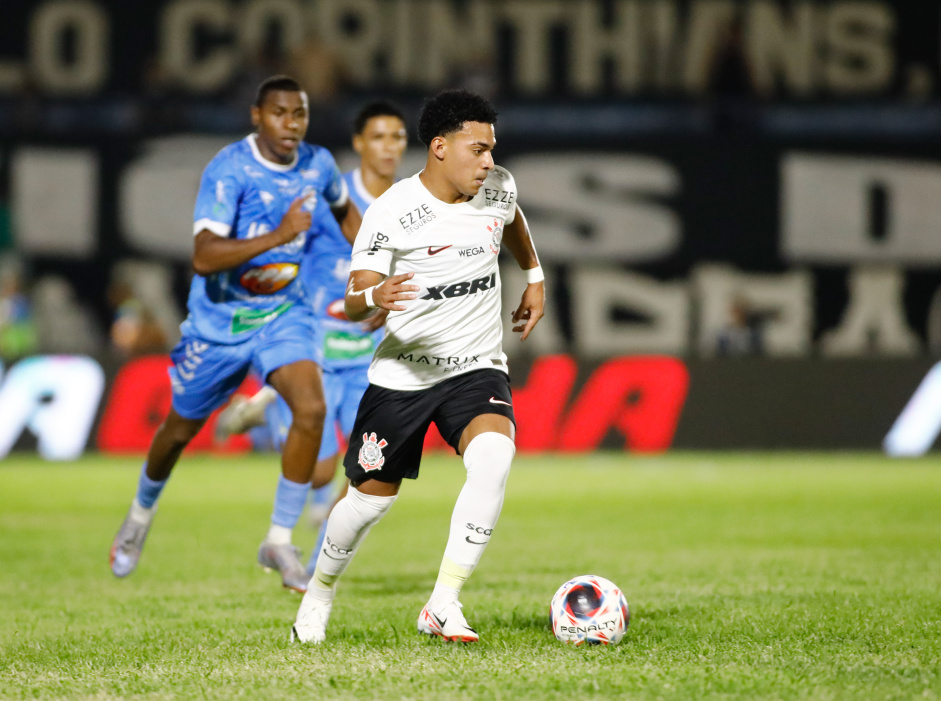 Juninho durante jogo do Corinthians contra o Marlia na Copinha
