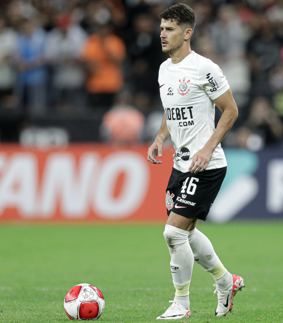 Hugo fez sua estreia com a camisa do Corinthians